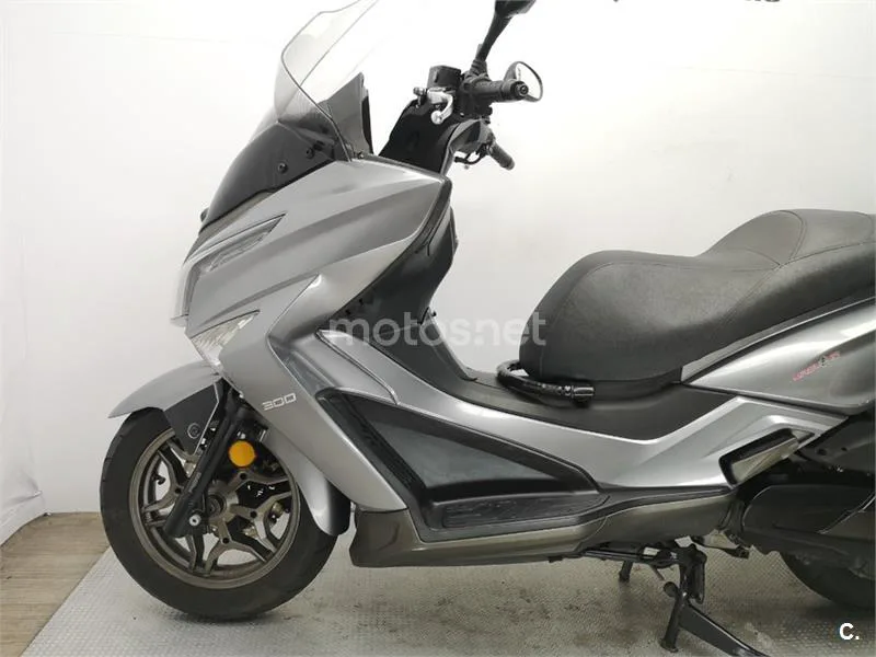 Kymco Grand Dink 300 – Vista 20