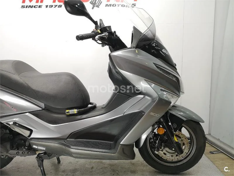 Kymco Grand Dink 300 – Vista 6