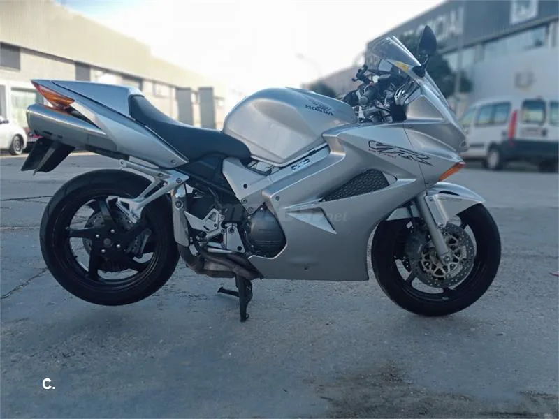 Honda VFR 800 FI – Vista 2