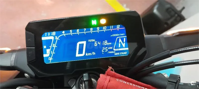 Honda CB 125 R – Vista 4