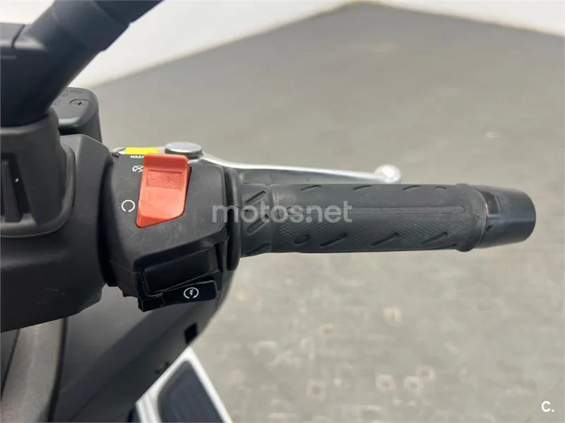 Kymco Grand Dink 300 – Vista 14