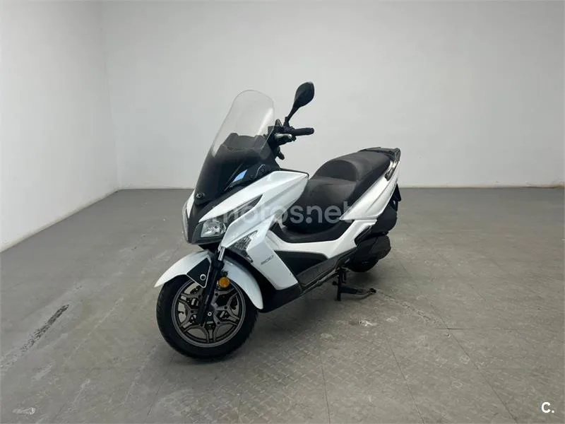 Kymco Grand Dink 300 – Vista 4