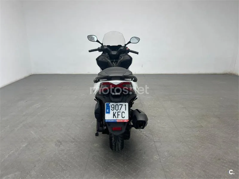 Kymco Grand Dink 300 – Vista 7