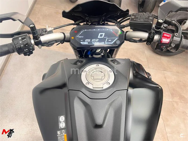 Yamaha MT-07 – Vista 7