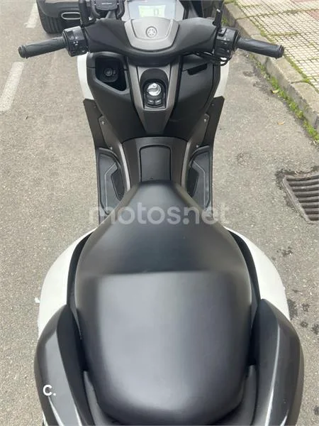 Yamaha NMAX – Vista 5