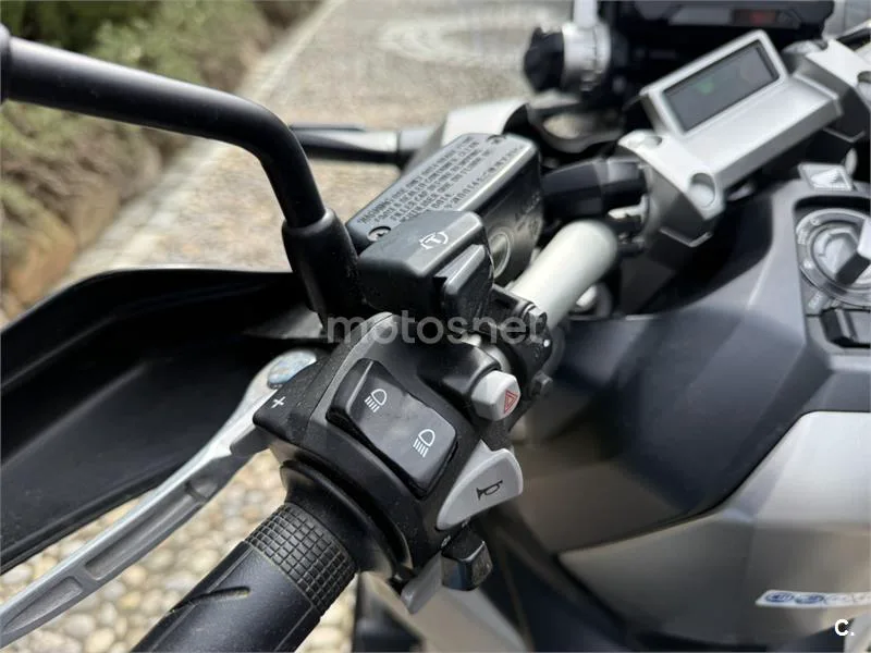 Honda X-ADV – Vista 7