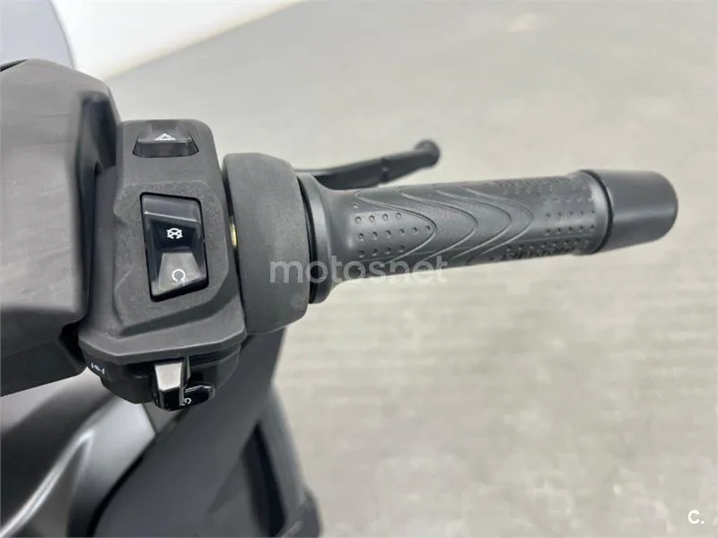Piaggio MP3 – Vista 15