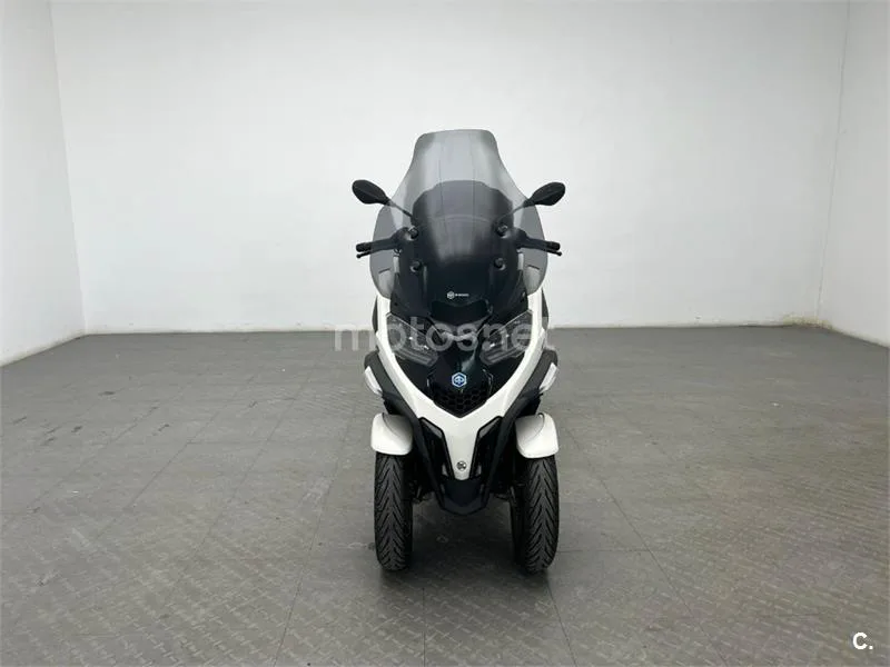 Piaggio MP3 – Vista 3