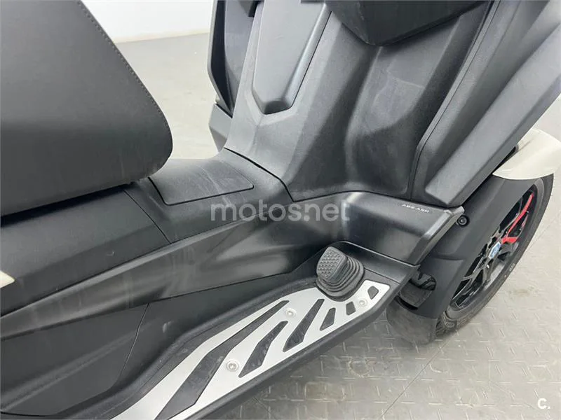 Piaggio MP3 – Vista 10