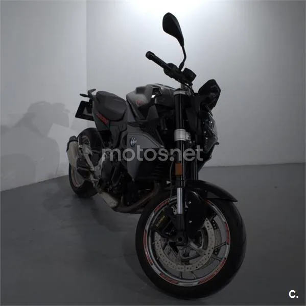 BMW F 900 R – Vista 4