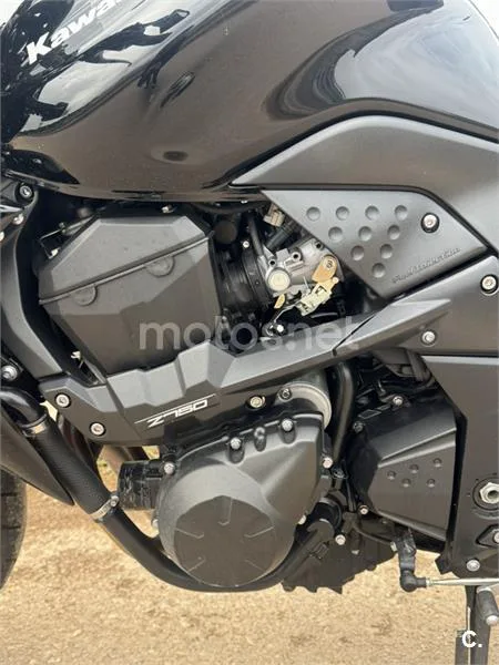 Kawasaki Z 750 – Vista 6