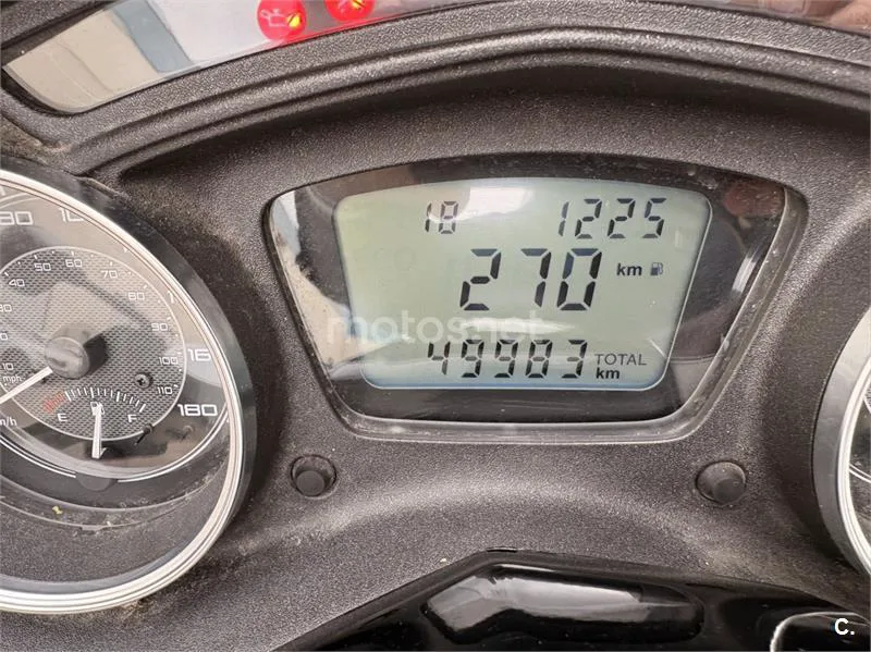 Piaggio X10 350 – Vista 3