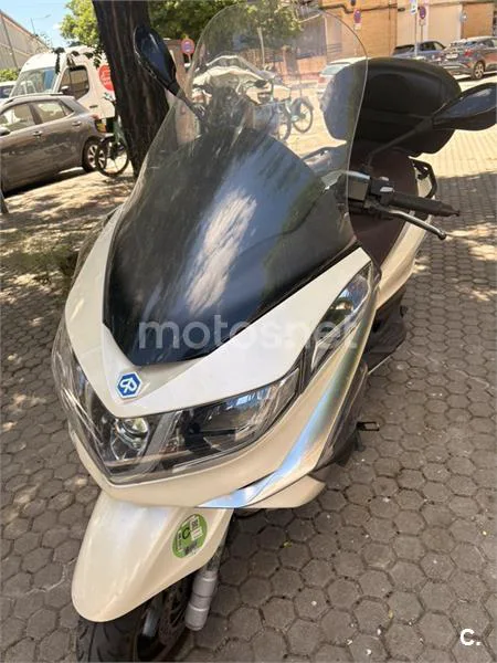 Piaggio X10 350 – Vista 5