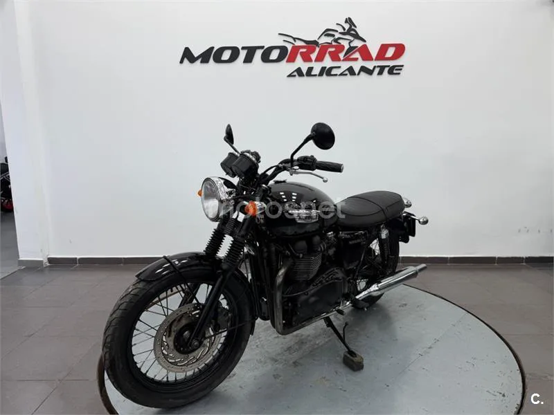 Triumph Bonneville T100 – Vista 16
