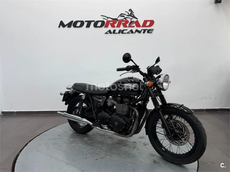 Triumph Bonneville T100 – Vista 18