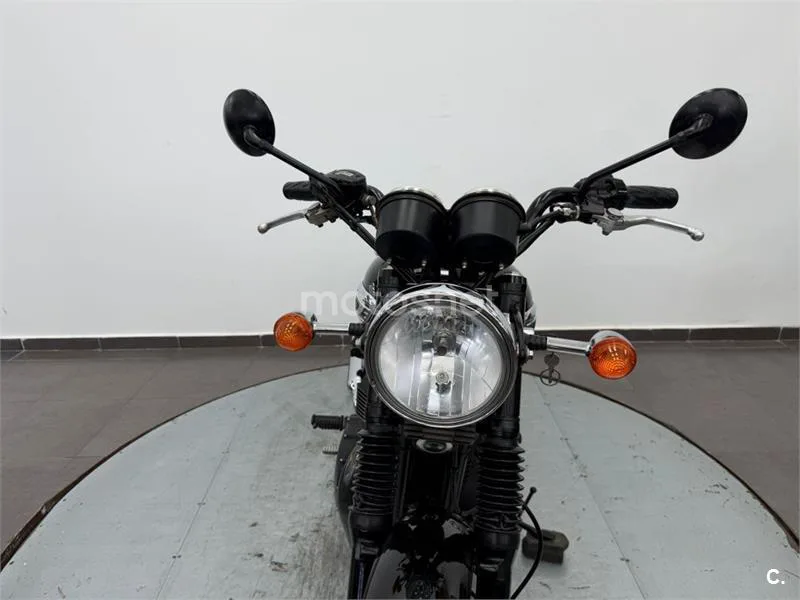 Triumph Bonneville T100 – Vista 20