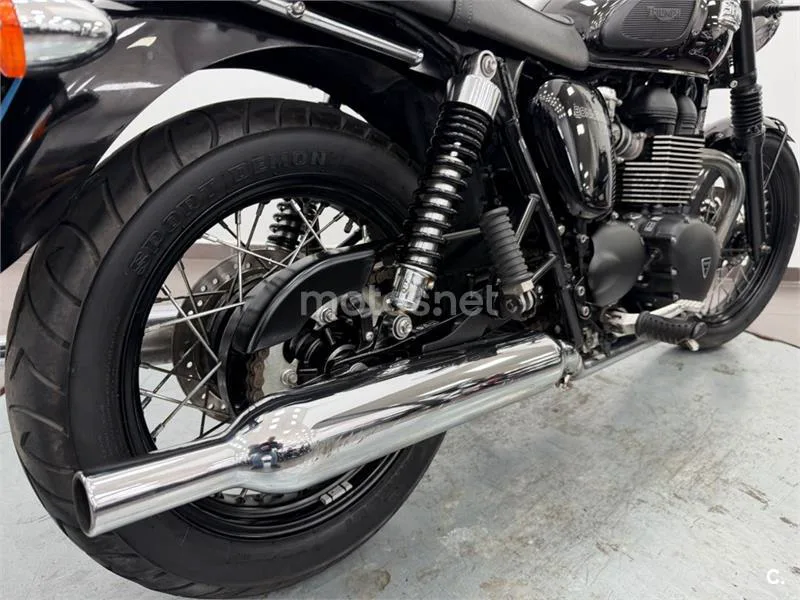 Triumph Bonneville T100 – Vista 7