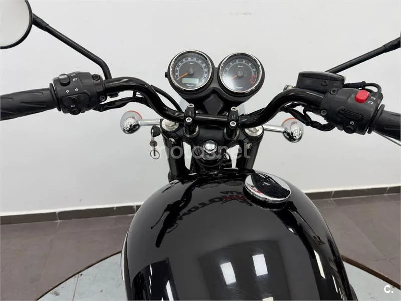Triumph Bonneville T100 – Vista 10