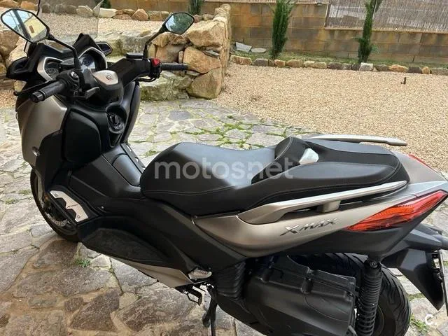 Yamaha XMAX 400 – Vista 9