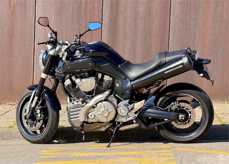 Yamaha MT 01 – Vista 7