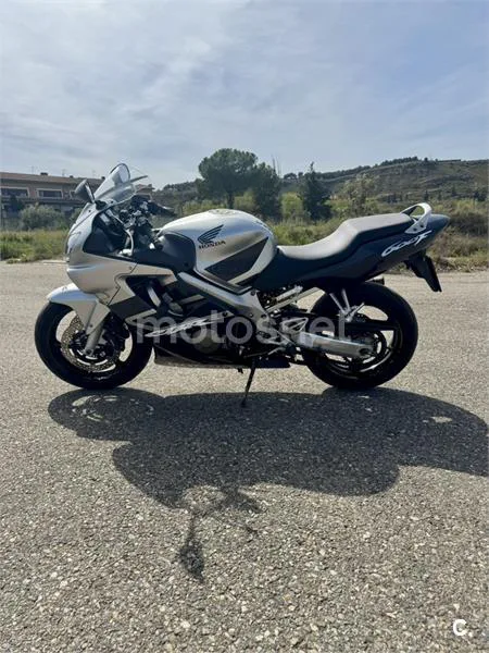 Honda CBR 600F – Vista 4