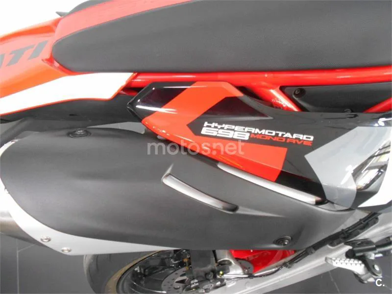 Ducati Hypermotard 698 Mono – Vista 7