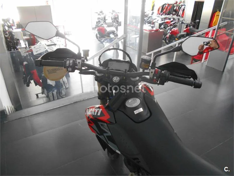 Ducati Hypermotard 698 Mono – Vista 8