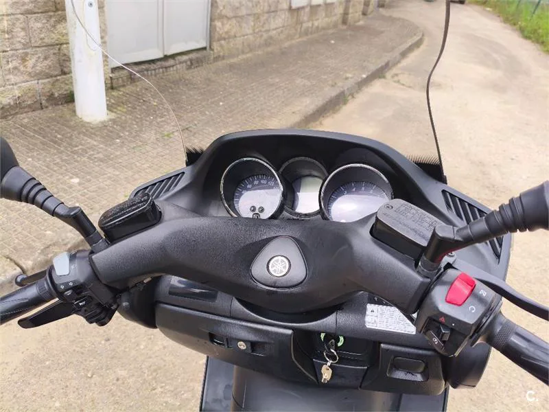 Yamaha YP Majesty 400 – Vista 2