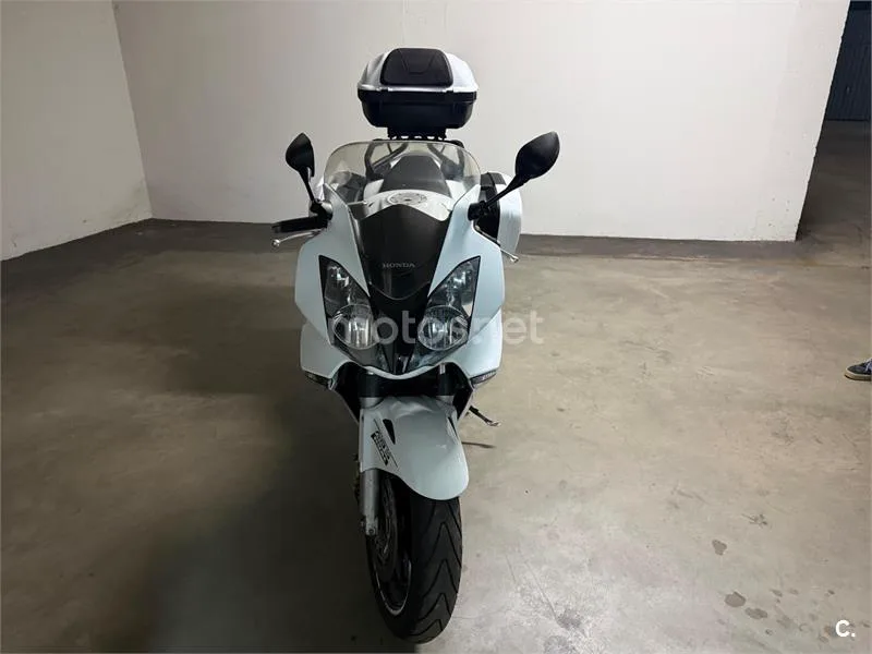 Honda VFR 800 FI – Vista 2