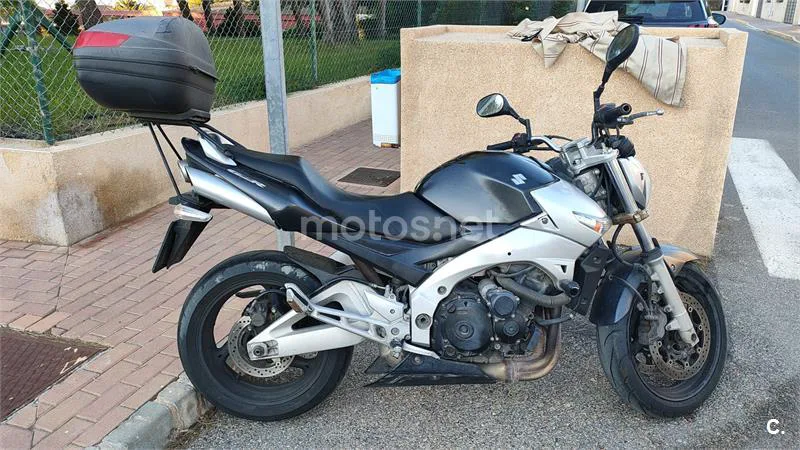 Suzuki GSR 600 – Vista 2