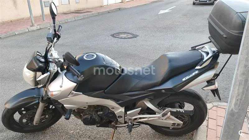 Suzuki GSR 600 – Vista 4