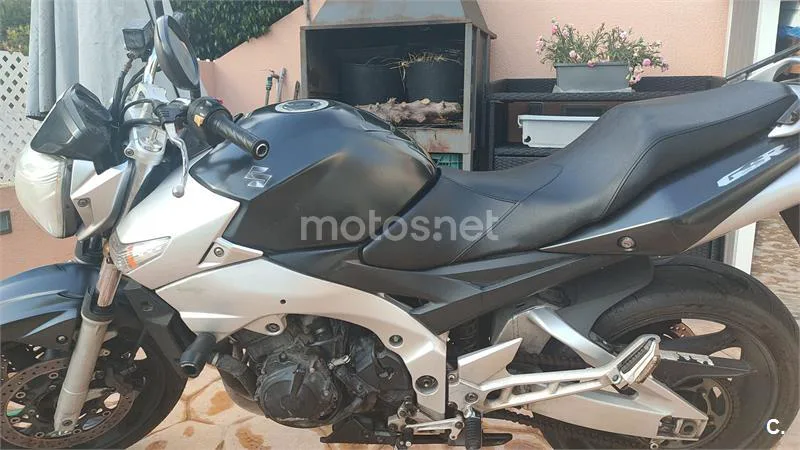 Suzuki GSR 600 – Vista 5