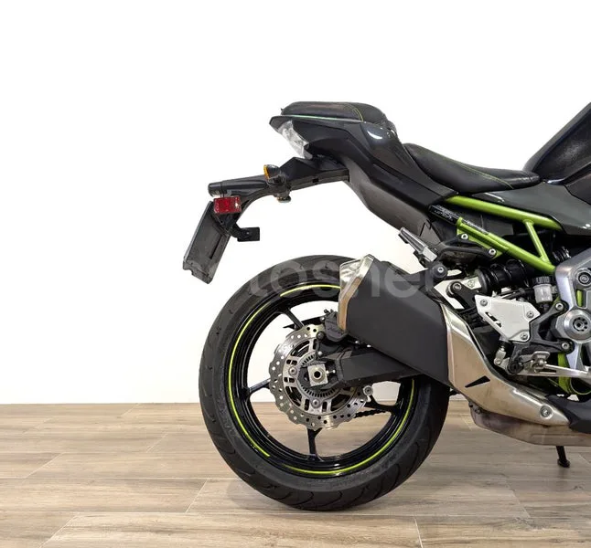 Kawasaki Z900 – Vista 3