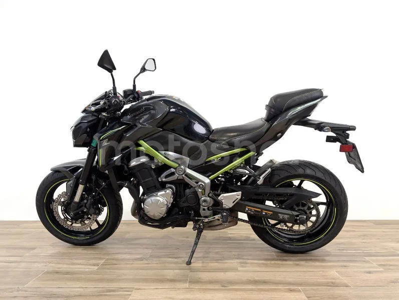 Kawasaki Z900 – Vista 5