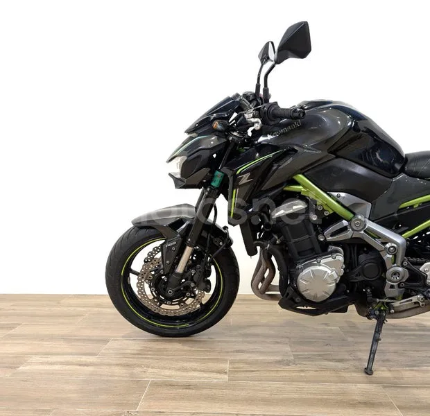 Kawasaki Z900 – Vista 8