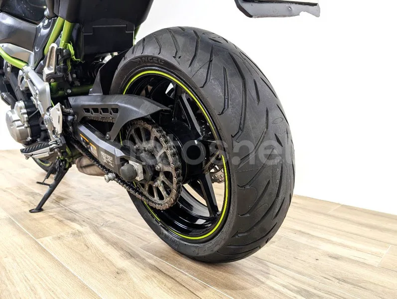 Kawasaki Z900 – Vista 10