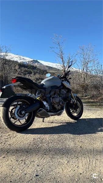 Honda CB 650 R – Vista 3