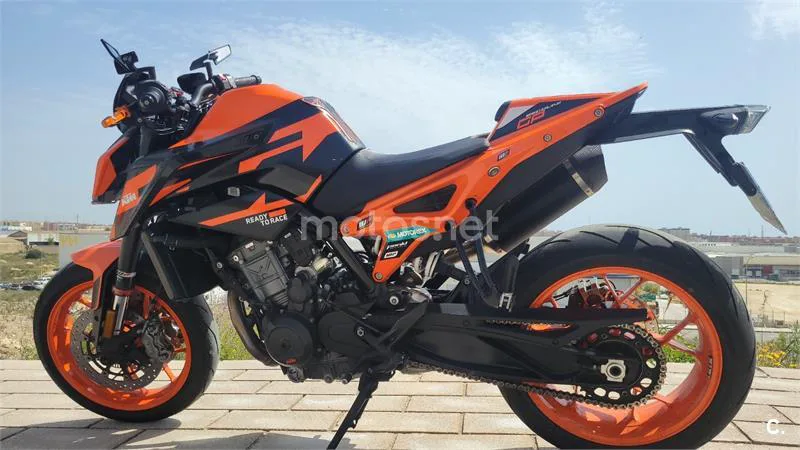 KTM 890 – Vista 2
