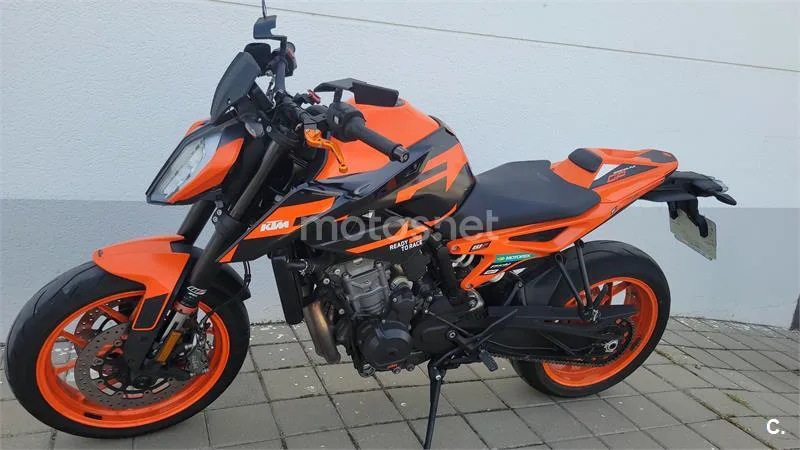KTM 890 – Vista 4