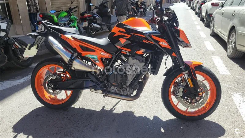 KTM 890 – Vista 8