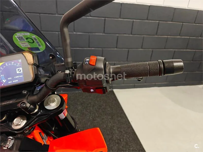 KTM 390 – Vista 10