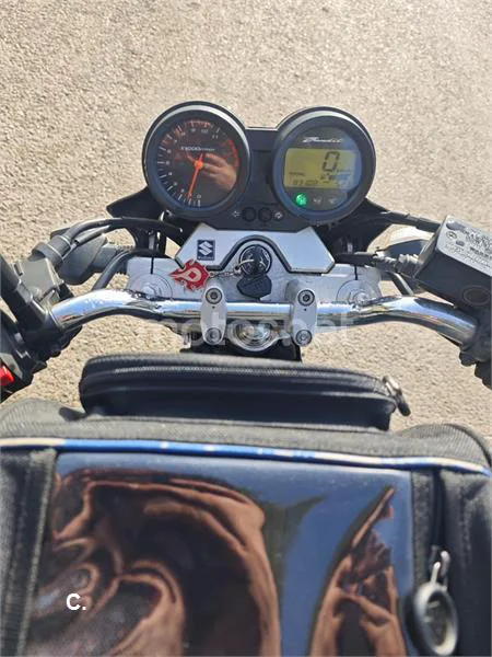 Suzuki Bandit 650 S – Vista 4