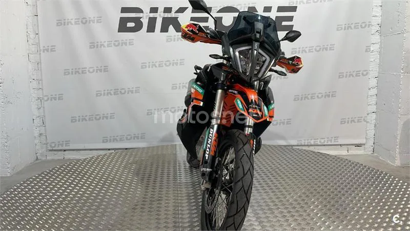 KTM 890 – Vista 5