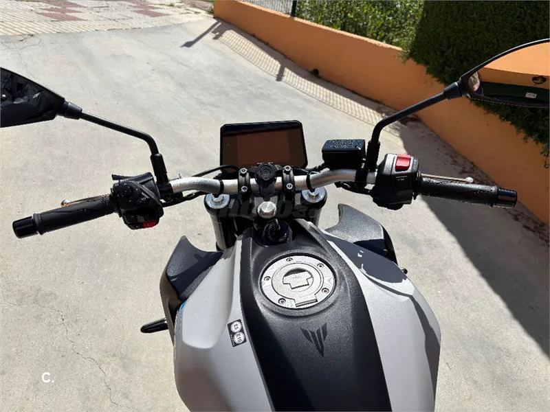 Yamaha MT-07 – Vista 12
