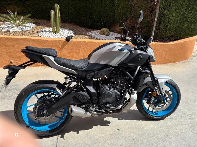 Yamaha MT-07 – Vista 7