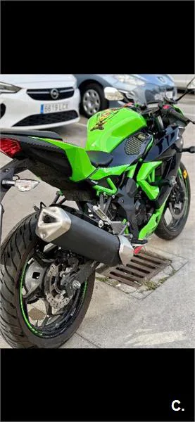 Kawasaki Ninja 125 – Vista 3
