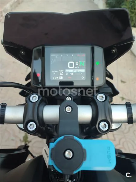 Yamaha MT-09 – Vista 12