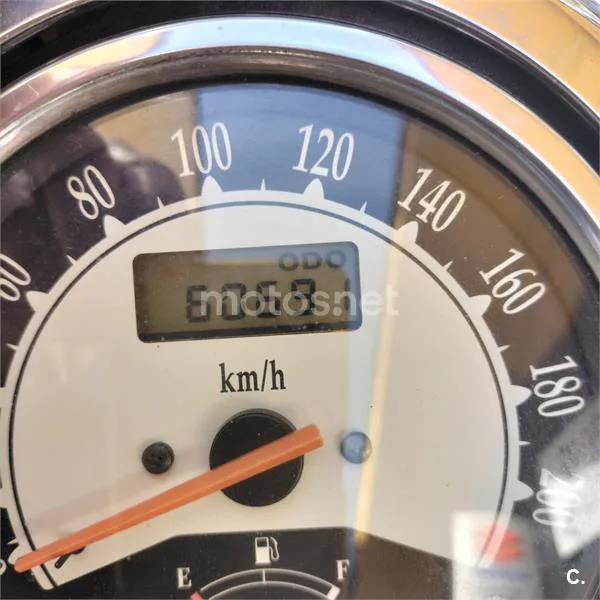 Kawasaki VN 900 CUSTOM – Vista 5