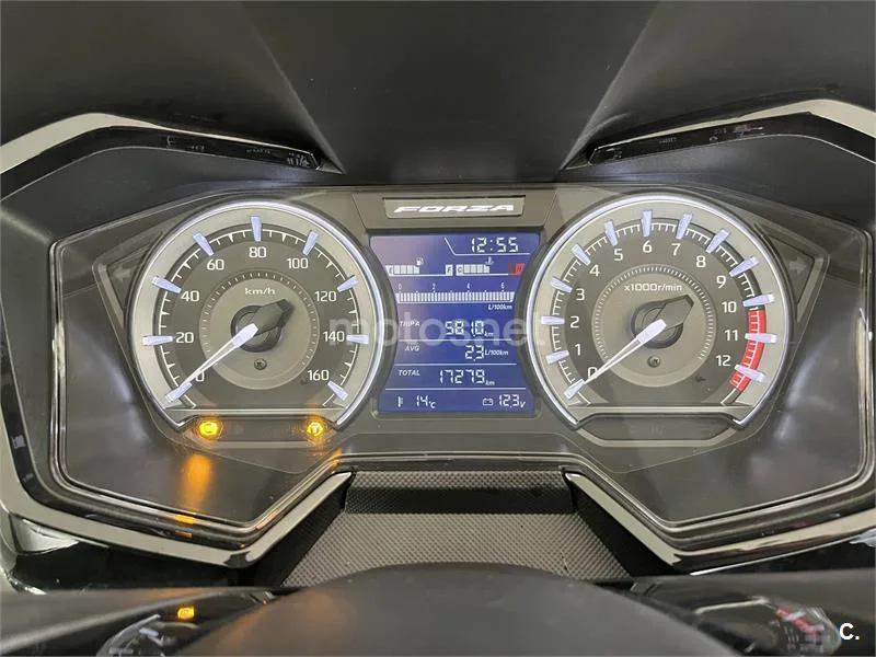 Honda Forza 125 – Vista 12