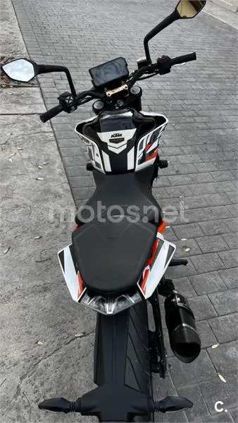 KTM 125 – Vista 6